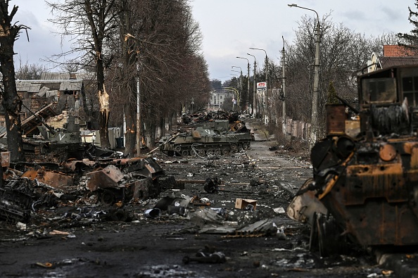 imagens de como a Bucha, em Kiev na Ucrânia, após bombardeios no dia 4 de março
