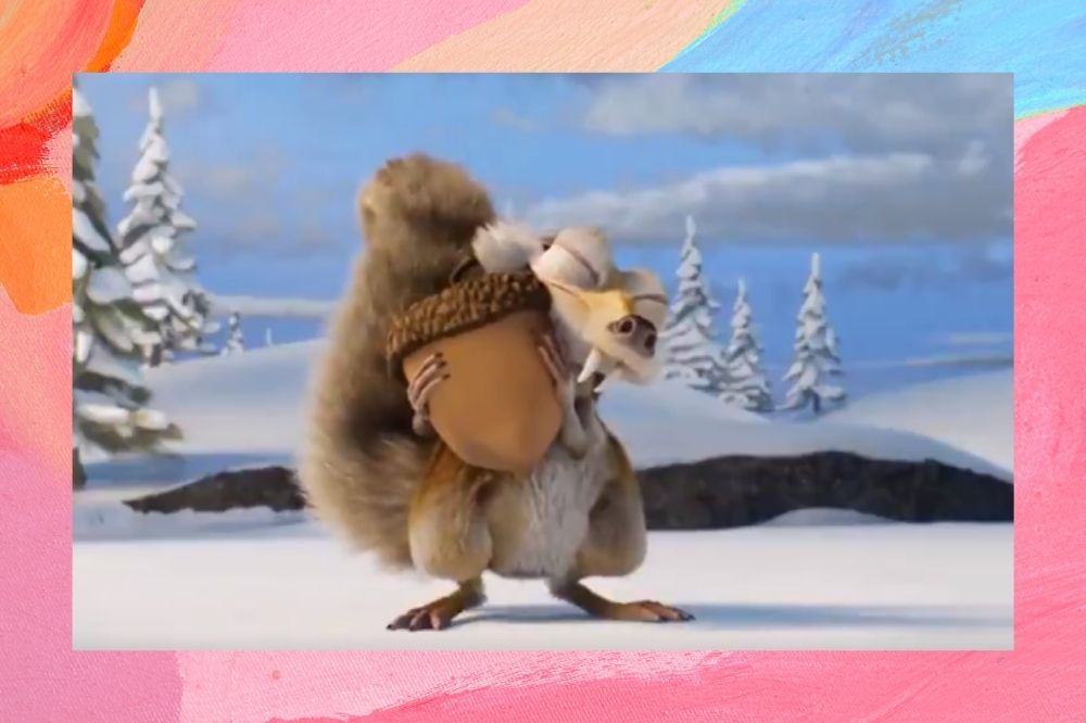 Scrat, de A Era do Gelo, abraçado em uma noz.