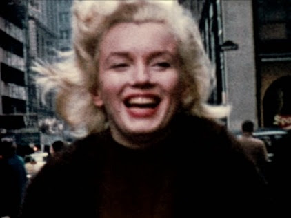 Marilyn Monroe sorrindo.