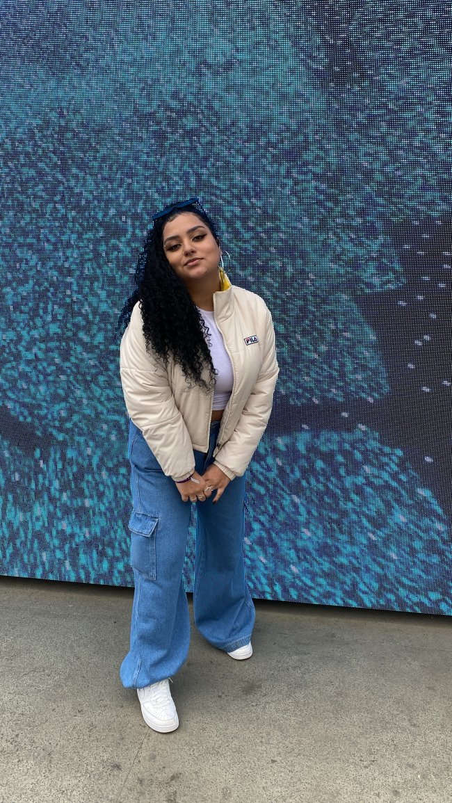 Bruna Nunes (@brubsnunesz) Look com jaqueta puffer Bruna Nunes (@brubsnunesz) no CENA 2K22