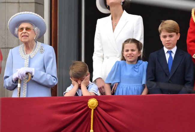 Príncipe Louis durante o Jubilee de Prata da Rainha Elizabeth