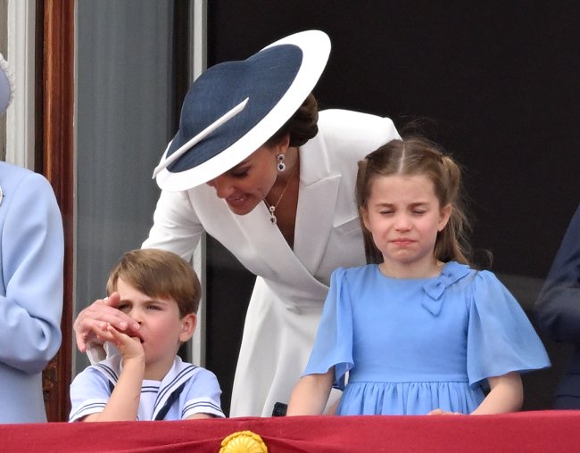 Príncipe Louis durante o Jubilee de Prata da Rainha Elizabeth