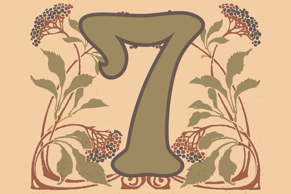 Arte em tons marrons, com o número sete desenhado no centro