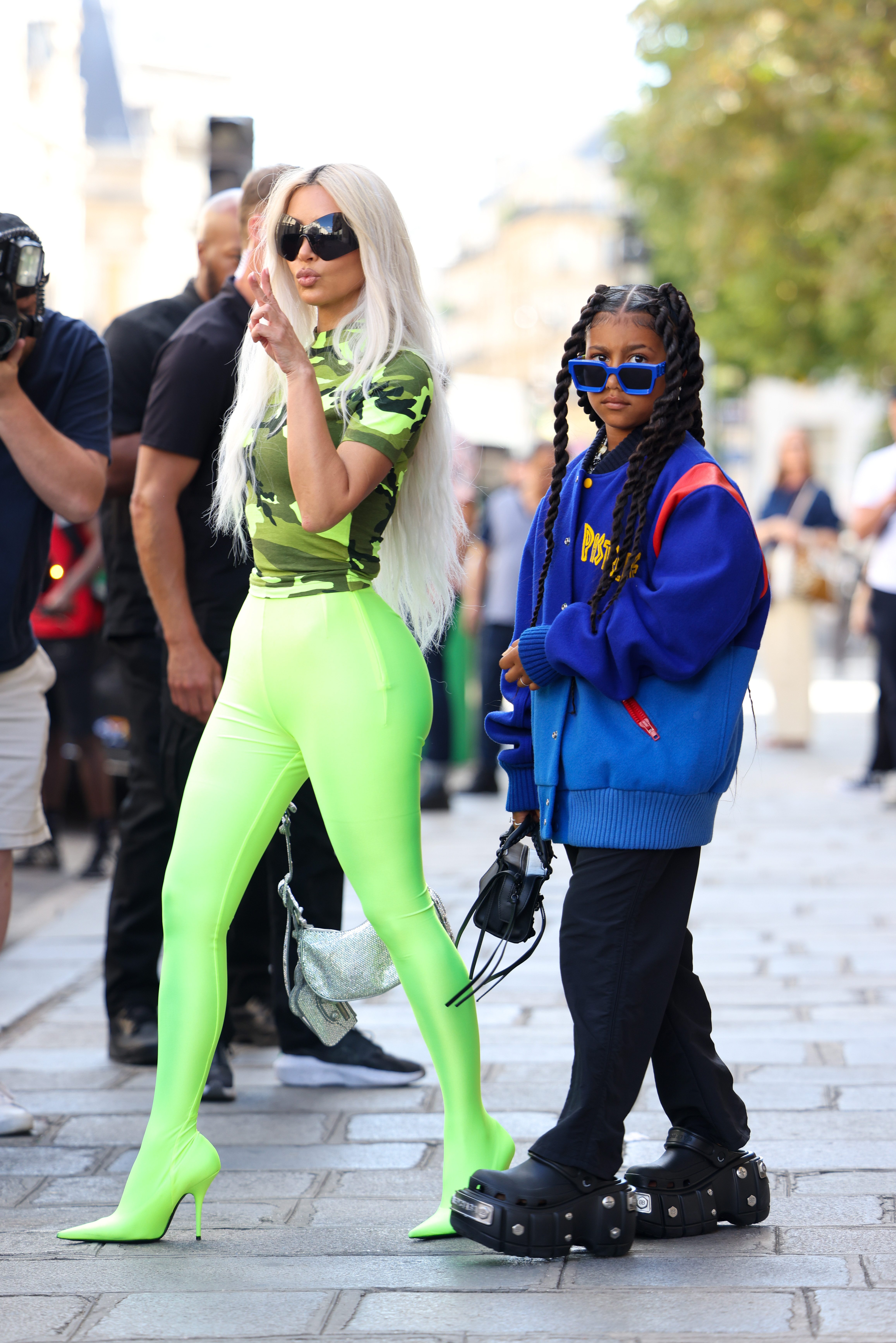 Celebrity Sightings In Paris – July 5th, 2022 Kim Kardashian e North West na semana de alta-costura em Paris