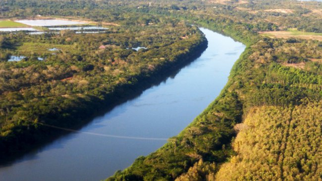 Imagem aérea do Rio Cuiabá, principal afluente do Mato Grosso e do Pantanal