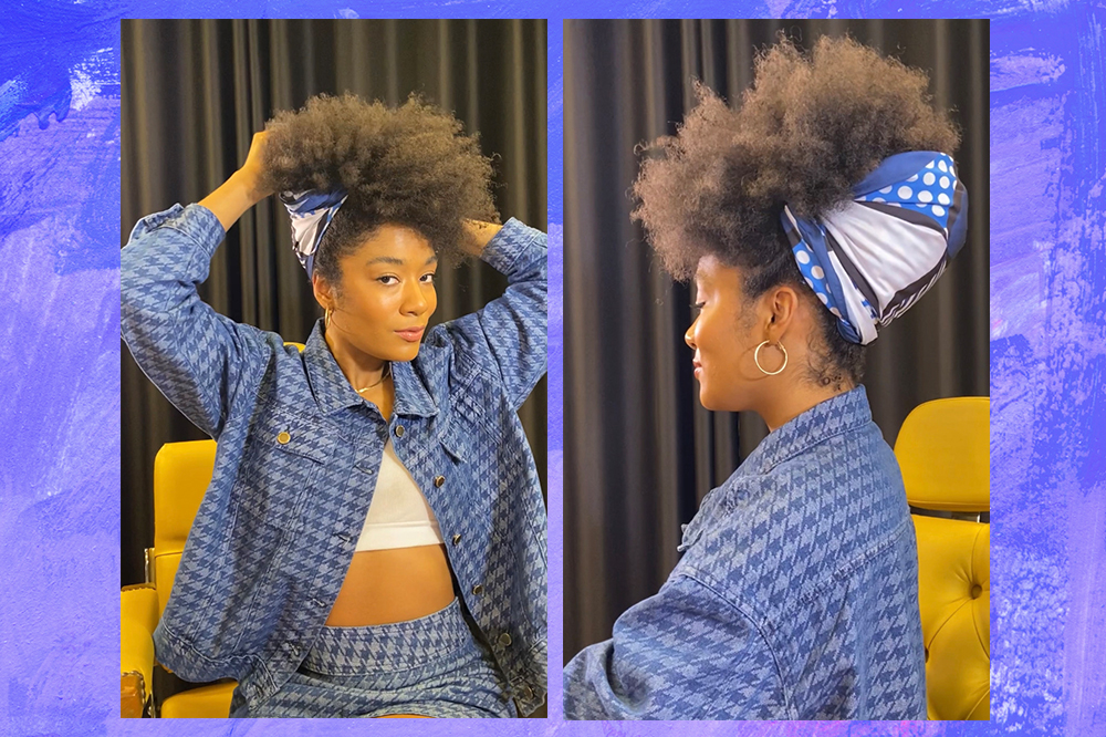 Montagem em fundo azul com duas fotos de Sah Oliveira fazendo penteado com lenço estampado azul e branco
