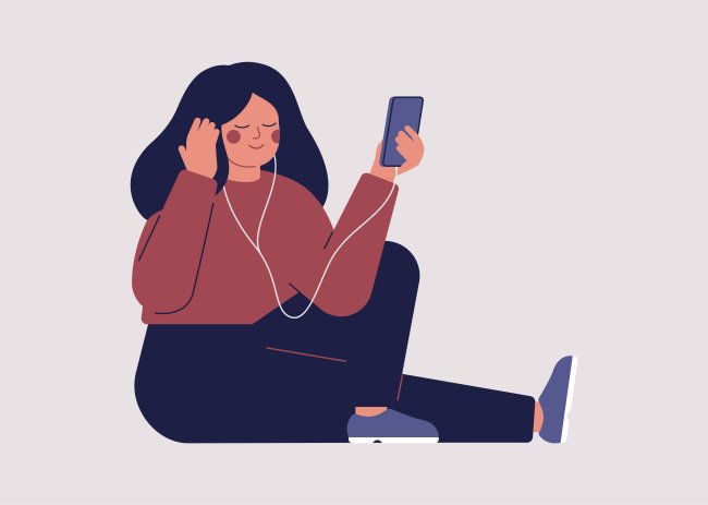 Jovem está ouvindo música ou livro de áudio com fones de ouvido em seu smartphone. Adolescente está aprendendo idiomas online.