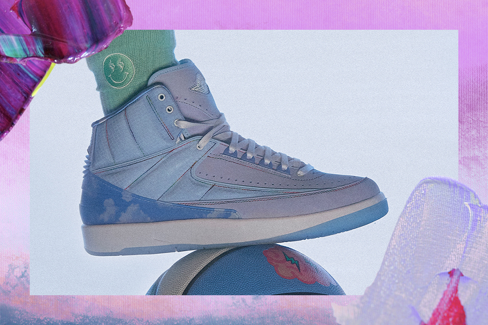 Montagem em fundo lilás de tênis Air Jordan 2 da nova coleção da Nike em parceria com J Balvin