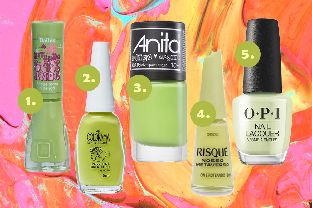 esmaltes-verde-lima-unhas Cinco opções de esmaltes na cor verde lima em montagem com fundo laranja, rosa e amarelo
