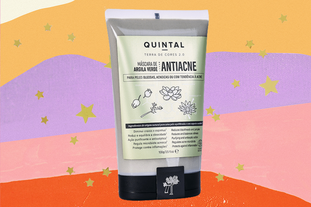 produto-skincare-cada-signo-cancer-mascara-facial Máscara facial de argila verde em fundo amarelo, lilás, rosa e laranja com estrelinhas douradas