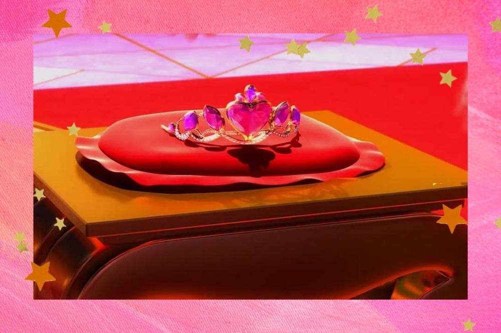 Montagem com o fundo rosa e detalhe de estrelas douradas nas bordas com a foto de uma coroa dos filmes da Barbie no centro.