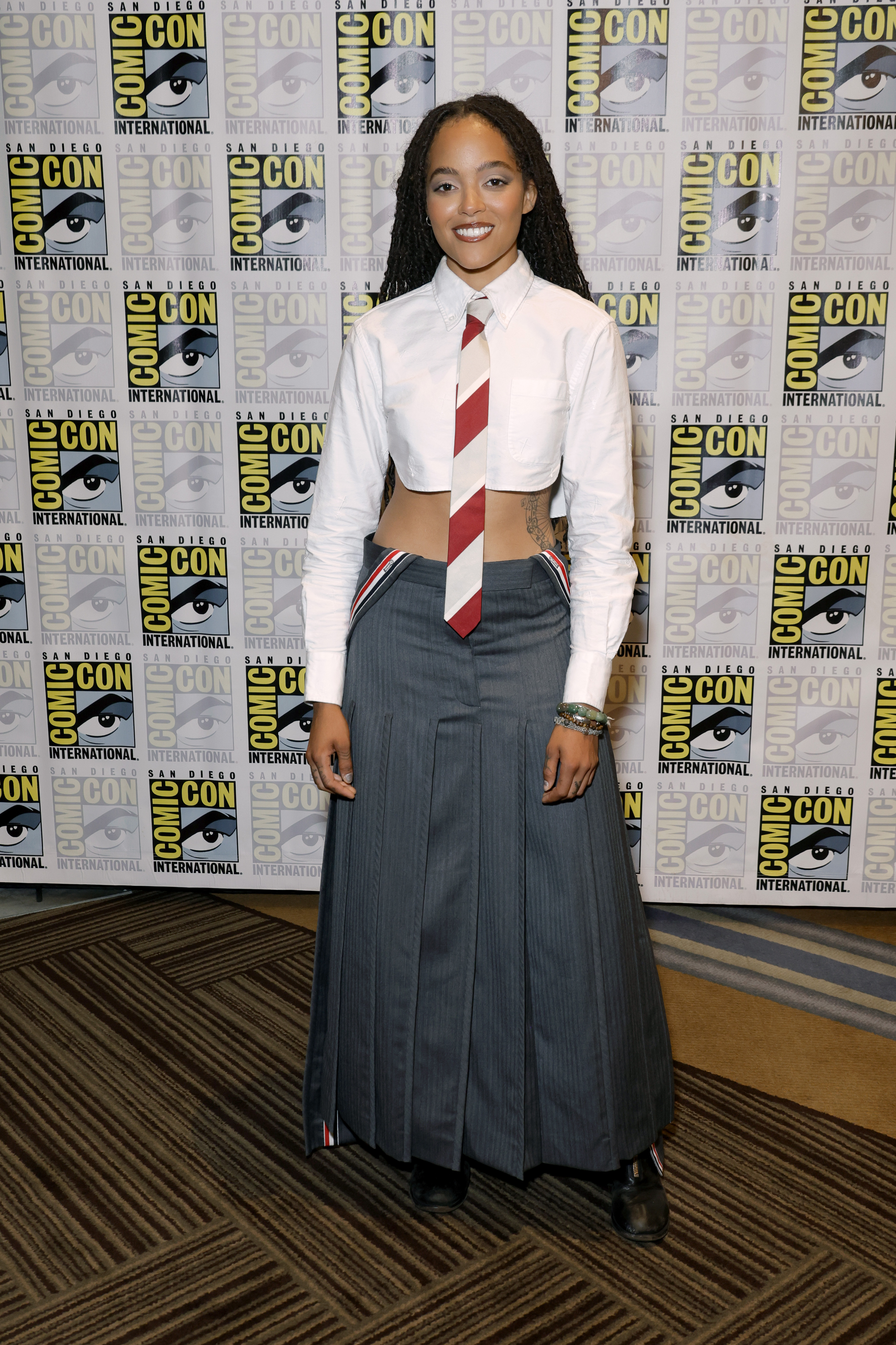 2022 Comic-Con International: San Diego – Warner Bros. “Black Adam” And “Shazam” Press Line Quintessa Swindell em evento de