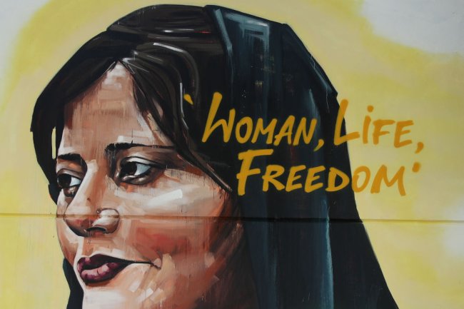 Sydney Street Artist Shows Support For Iran With Mural Of Mahsa Amini Sydney Street Artist Shows Support For Iran With Mural Of Mahsa Amini