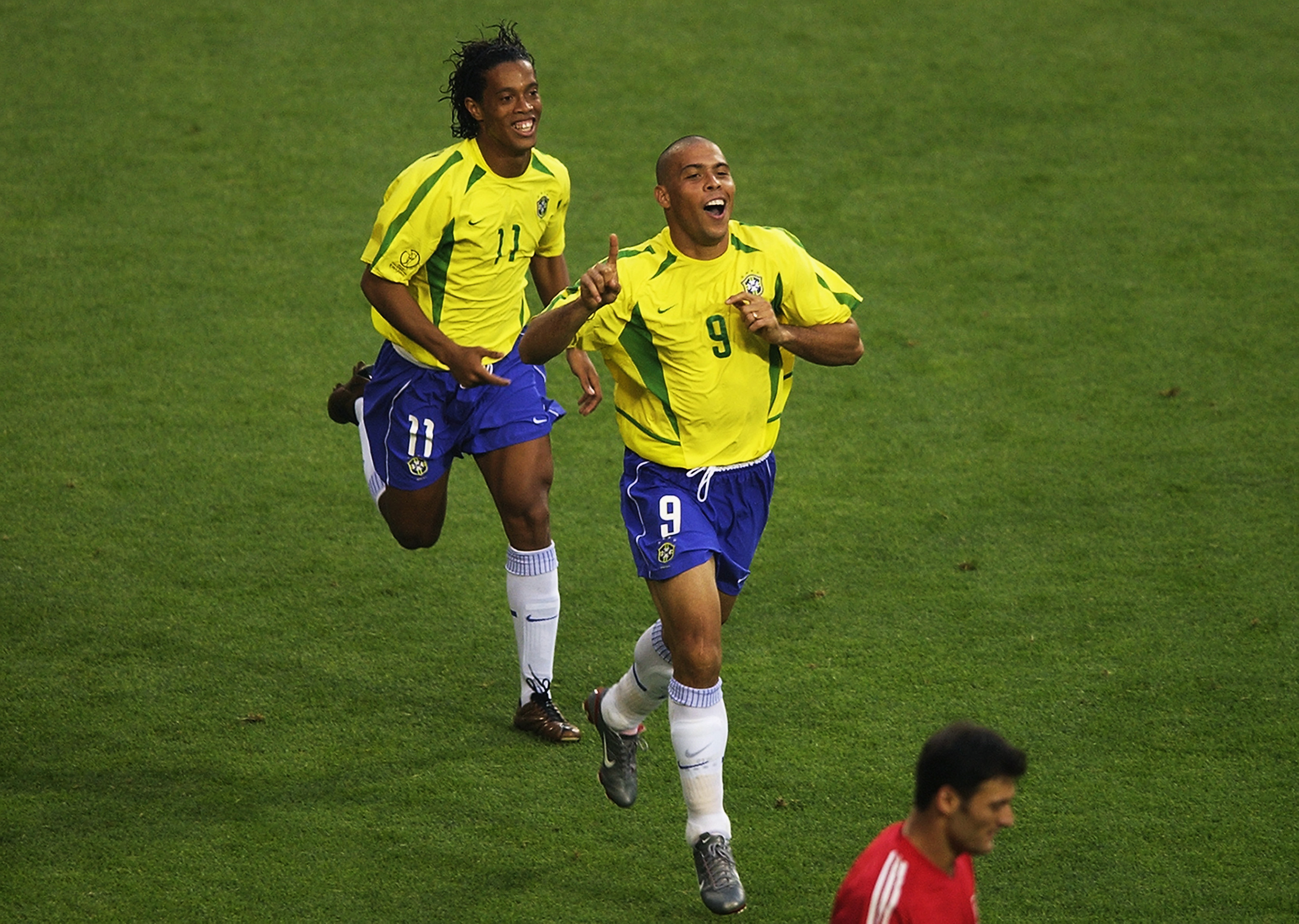 Ronaldinho Gaúcho e Ronaldo na Copa do Mundo de 2002, na Coréia do Sul