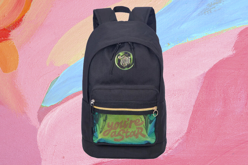 material-escolar-capricho-2023-signo-touro Mochila grande Candy preta da CAPRICHO para Sestini. Montagem em fundo rosa, azul e laranja
