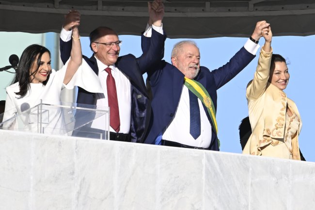 Lu Alckmin, Geraldo Alckmin, Luiz Inácio Lula da Silva e Janja Lula da Silva na posse do presidente Lula em Brasília