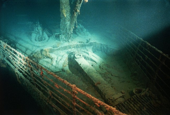 Imagem subaquática do Titanic naufragado