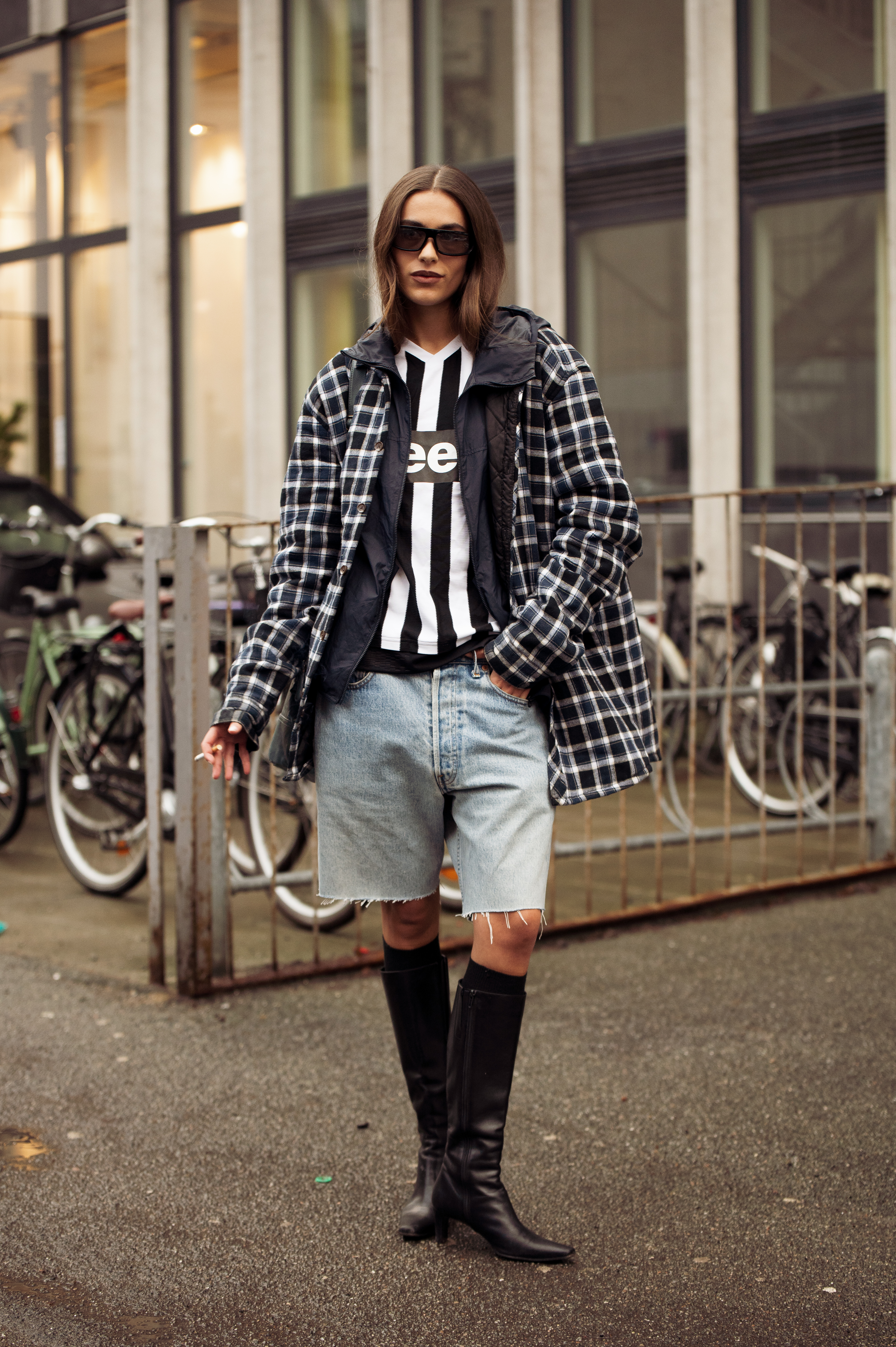 Street Style – Day 2 – Copenhagen Fashion Week Autumn/Winter 2023 Look de convidada na semana de moda de Copenhagen