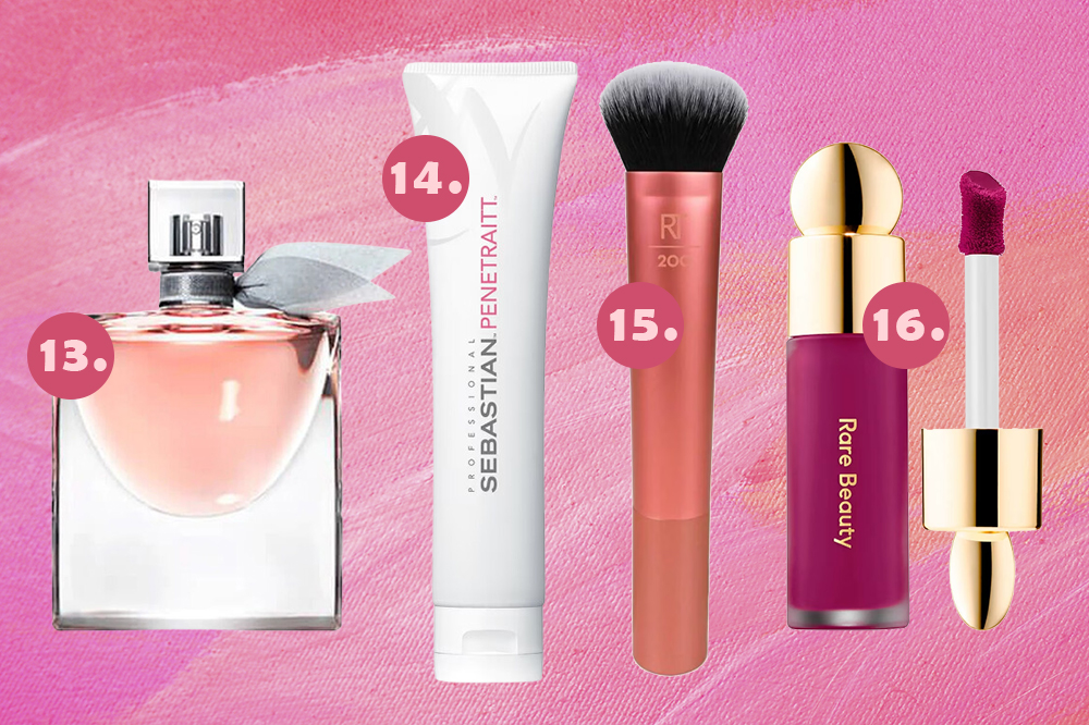 Montagem em fundo rosa com produtos de beleza: perfume, máscara capilar, pincel de maquiagem e blush líquido