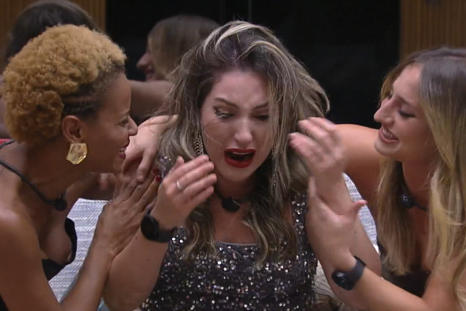 Amanda, Aline Wirley e Bruna Griphao na final do Big Brother Brasil 23
