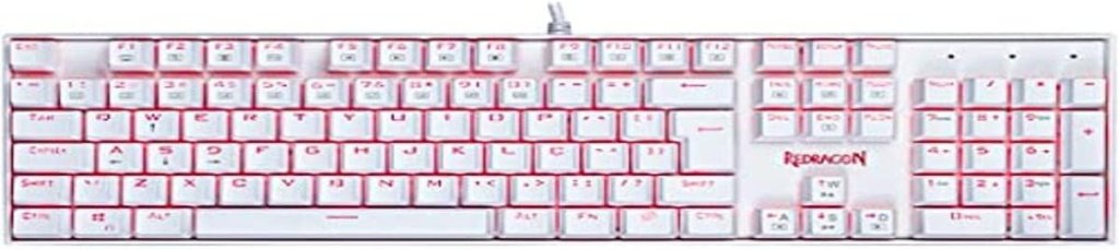 Teclado branco com teclas luminosas na cor vermelho