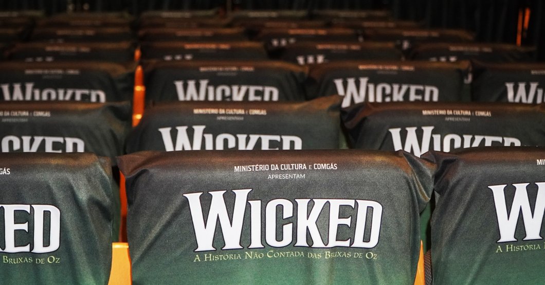 Cadeiras do musical Wicked