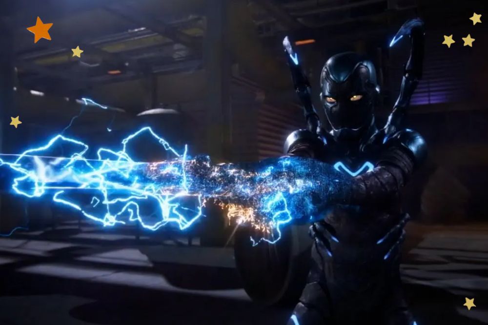 Frame do filme Besouro Azul onde o personagem está lutando.