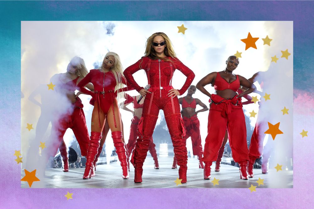 Montagem com fundo azul e lilás. Beyoncé aparece no centro com as mãos na cintura e as bailarinas em volta. Todos usam roupas vermelhas. Imagem da turnê Renaissance.