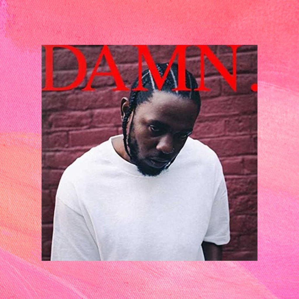 Capa do álbum Damn. de Kendrick Lamar. Fundo rosa.