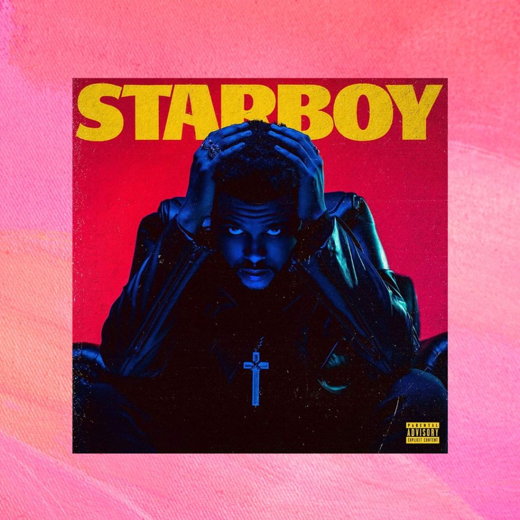 Capa do álbum Starboy do The Weeknd. Fundo rosa.