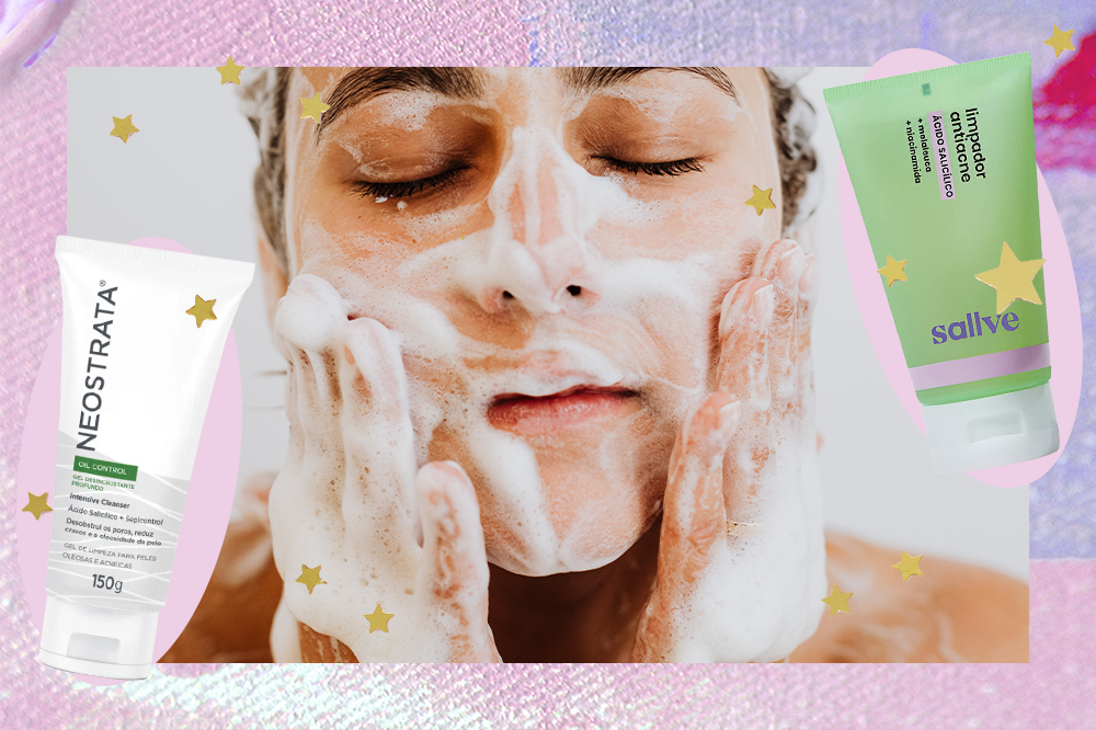 Garota com espuma no rosto enquanto o lava de olhos fechados. Montagem possui um sabonete facial de cada lado e fundo rosa e lilás com estrelinhas douradas