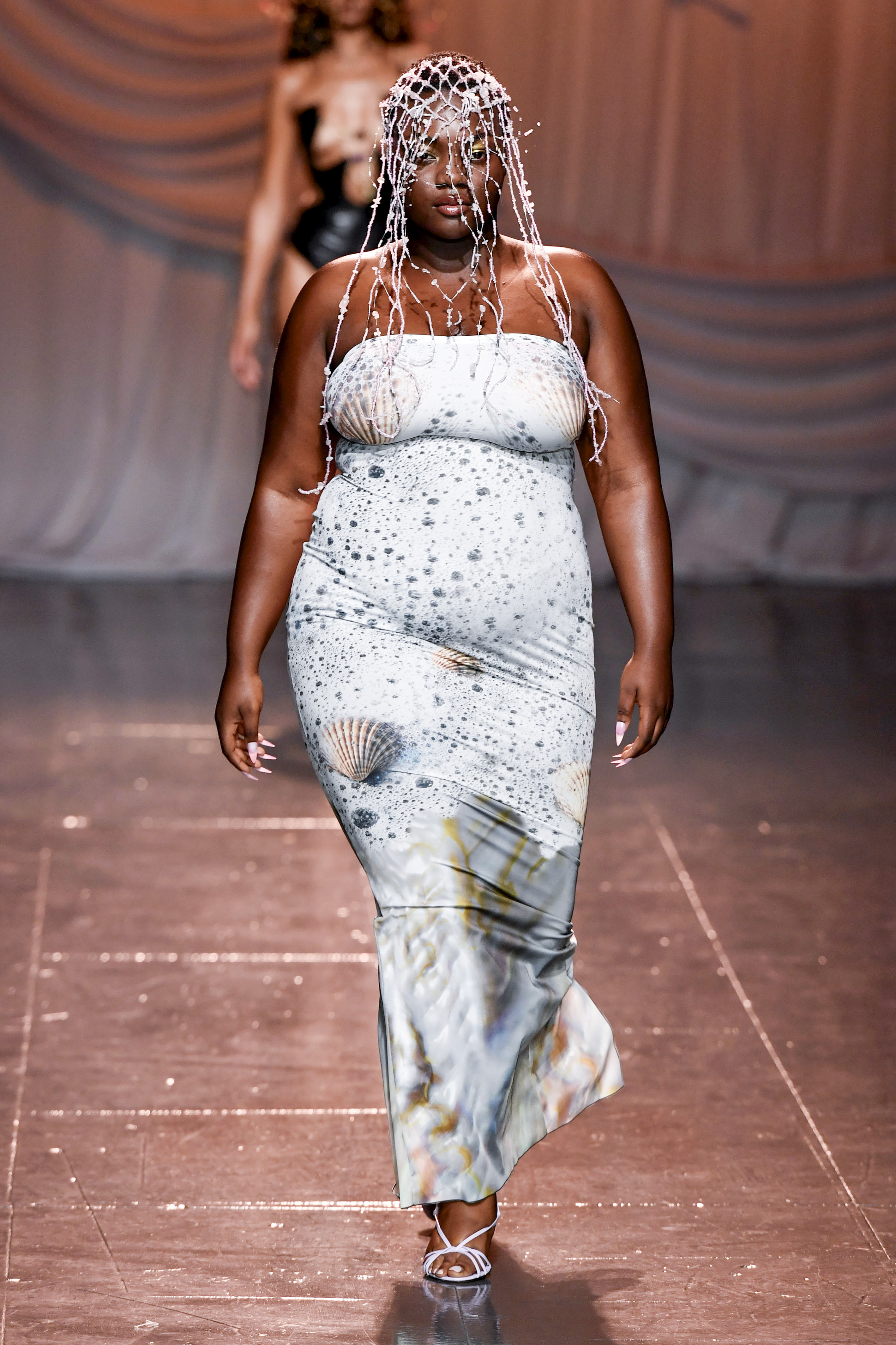 Desfile da coleção de primavera-verão 2024 da Di Petsa na semana de moda de Londres
