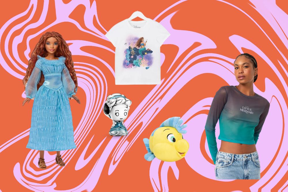Boneca, charm de pulseira, pelúcia e duas camisetas temáticas de live-actions da Disney; o fundo é uma textura das cores rosa e laranja misturas em diferentes formatos