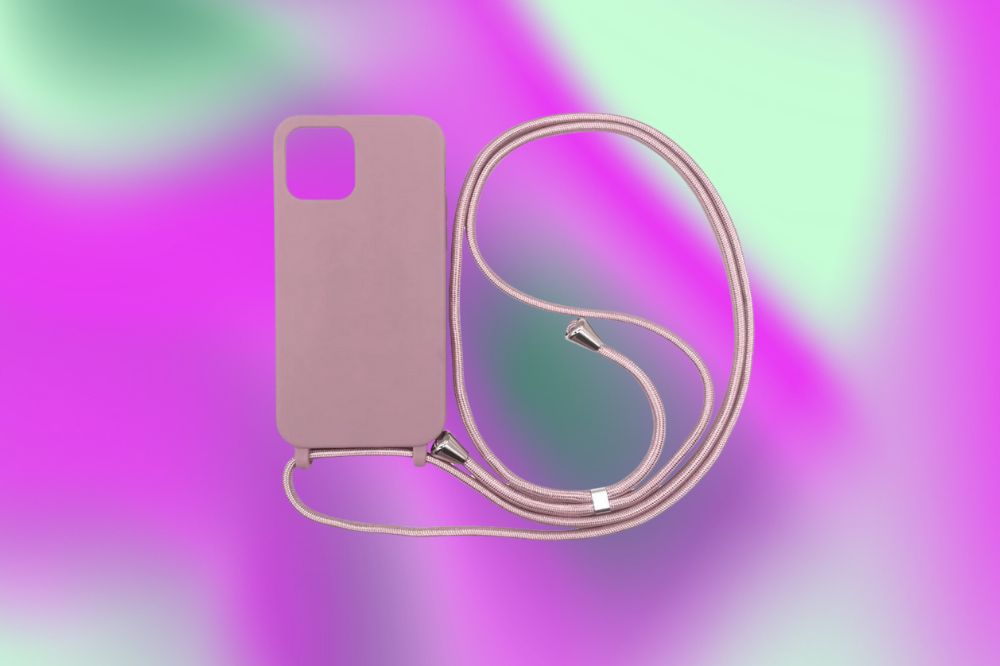 Capinha de celular rosa clara com um cordão da mesma cor