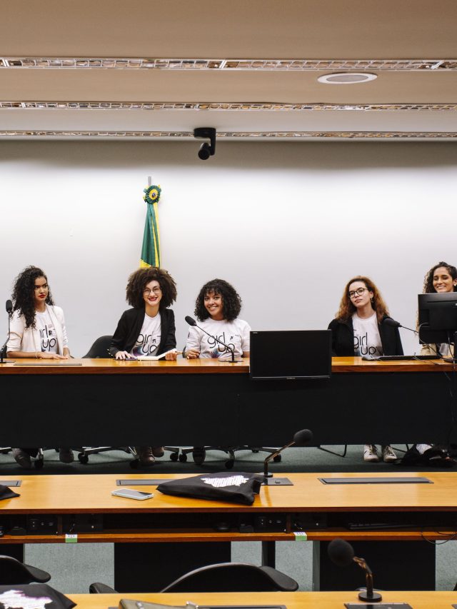 girl up você ainda vai votar nelas