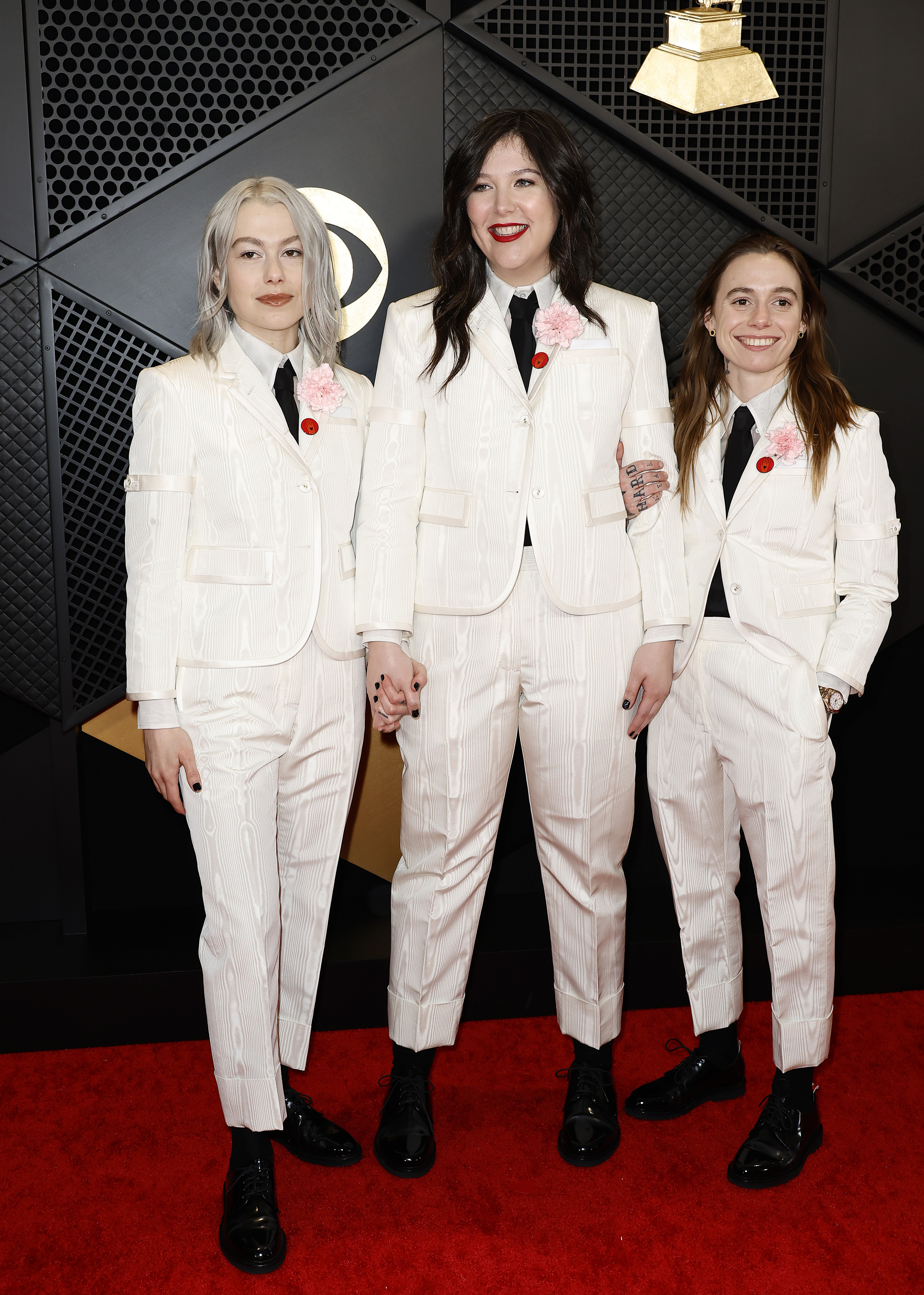 66th GRAMMY Awards – Arrivals Phoebe Bridgers, Lucy Dacus e Julien Baker, do boygenius, no Grammy 2024