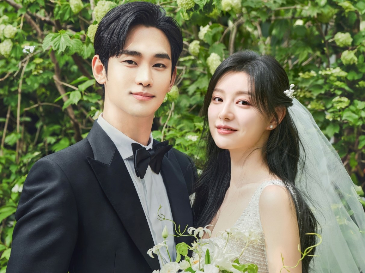 Kim Soo-hyun conta como foi atuar com Kim Ji-w... | Capricho