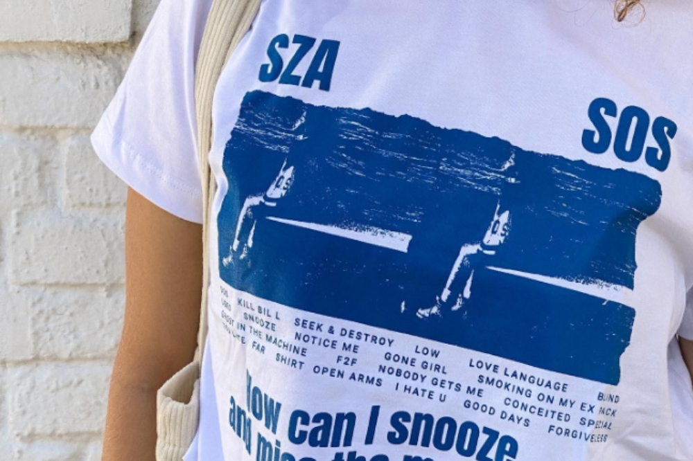 Camiseta SOS SZA, da Use bem-te-vi
