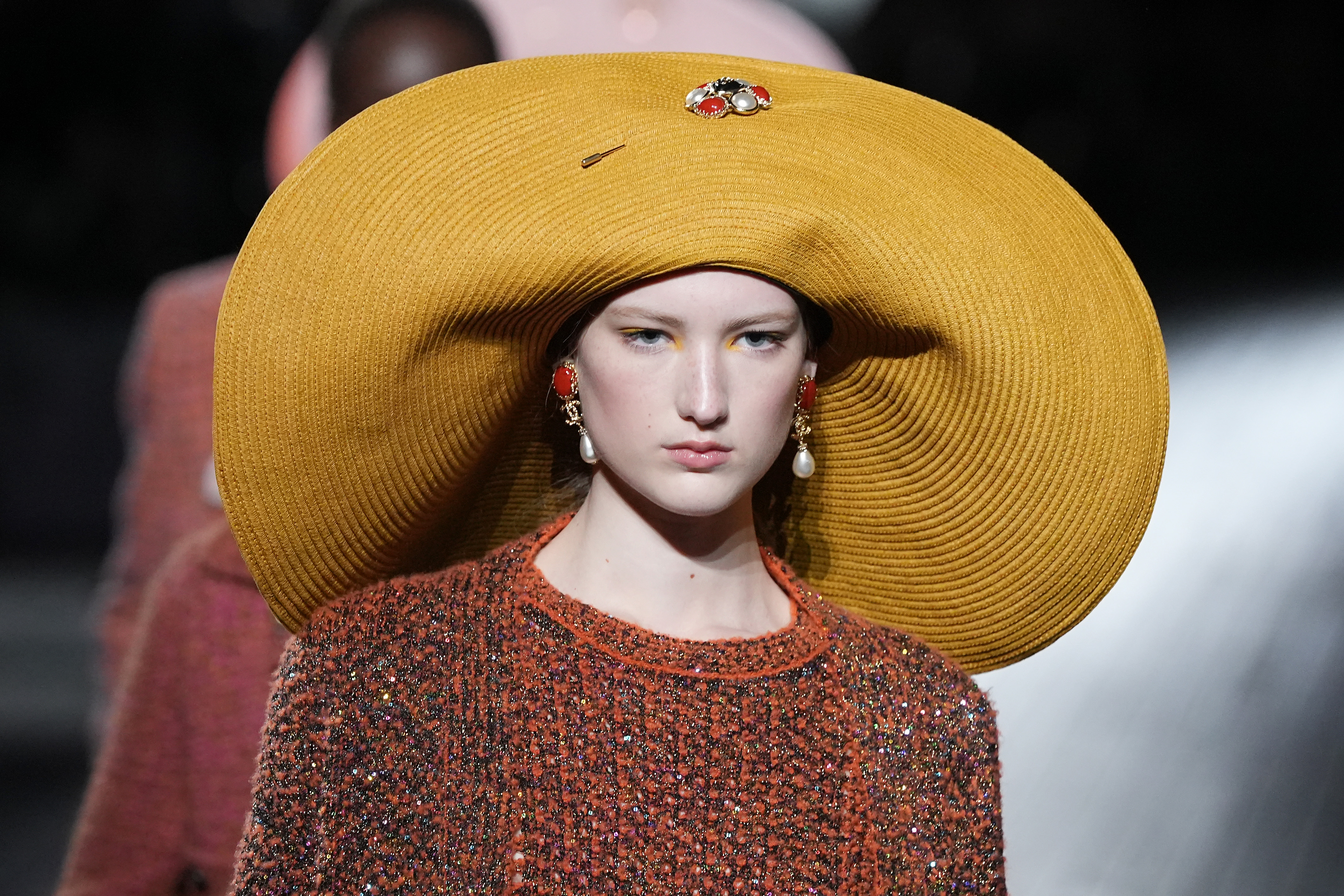 Desfile de outono-inverno 2024-2025 da Chanel na semana de moda de Paris