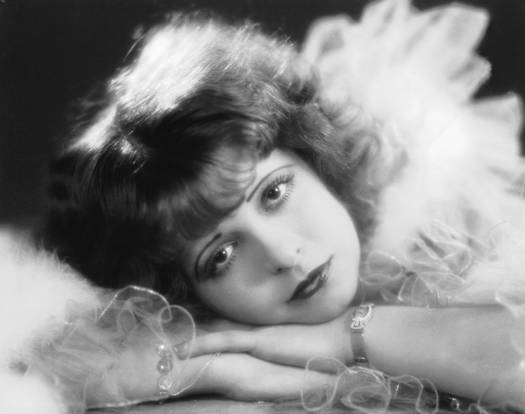 Quem foi Clara Bow, inspiração para Taylor Swi... | Capricho