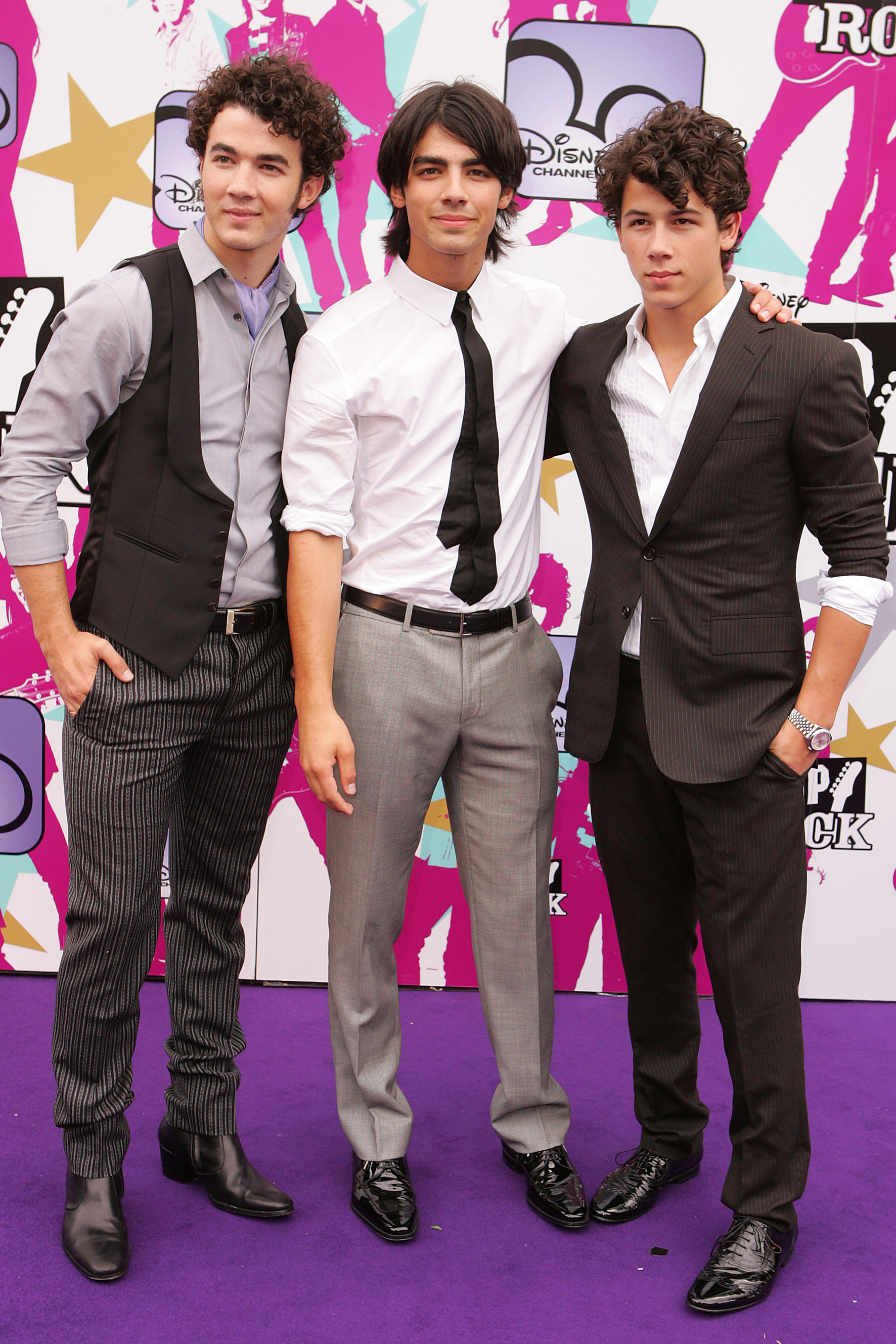 Jonas Brothers na première de Camp Rock em Londres, em 2008
