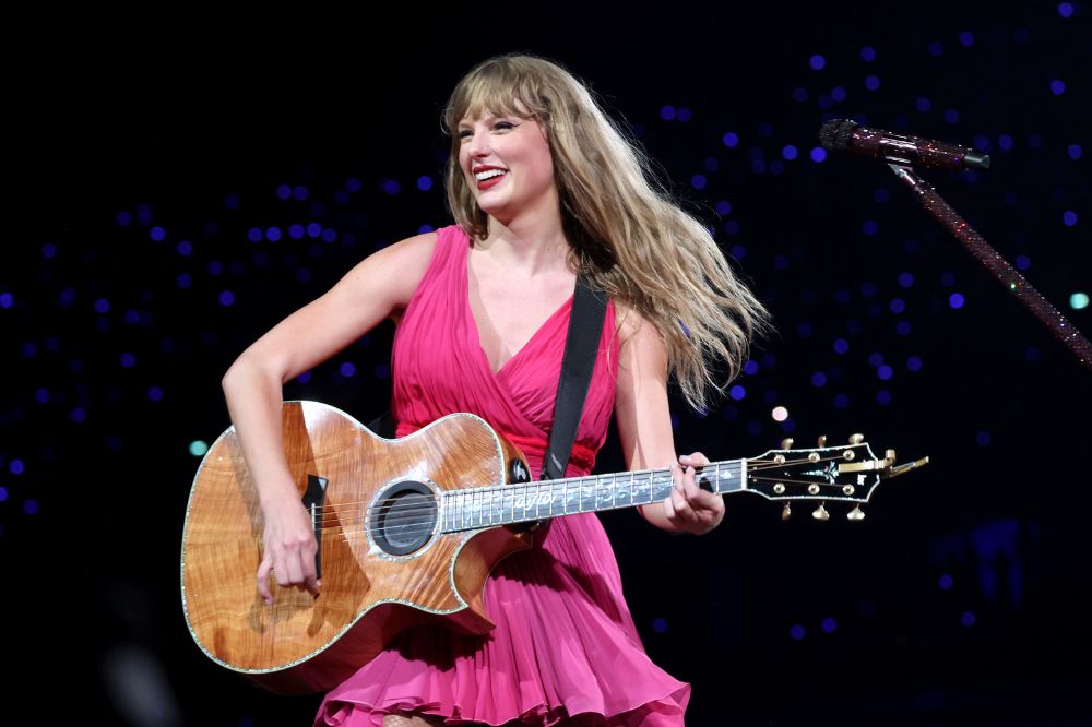 Taylor Swift faz mudanças na The Eras Tour e a... | Capricho