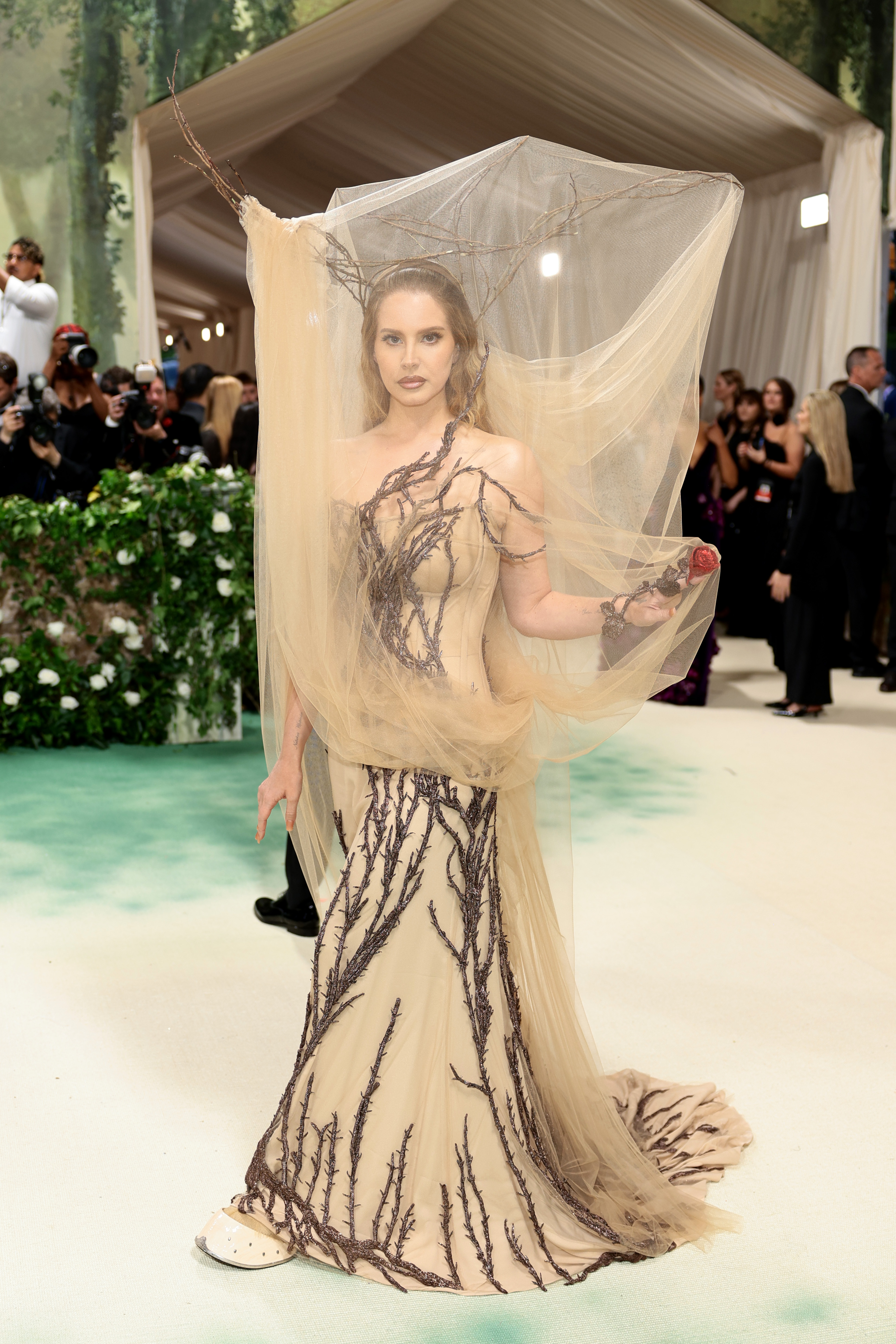 NEW YORK, NEW YORK - MAY 06: Lana Del Rey attends The 2024 Met Gala Celebrating "Sleeping Beauties: Reawakening Fashion" at The Metropolitan Museum of Art on May 06, 2024 in New York City. (Photo by Dimitrios Kambouris/Getty Images for The Met Museum/Vogue)