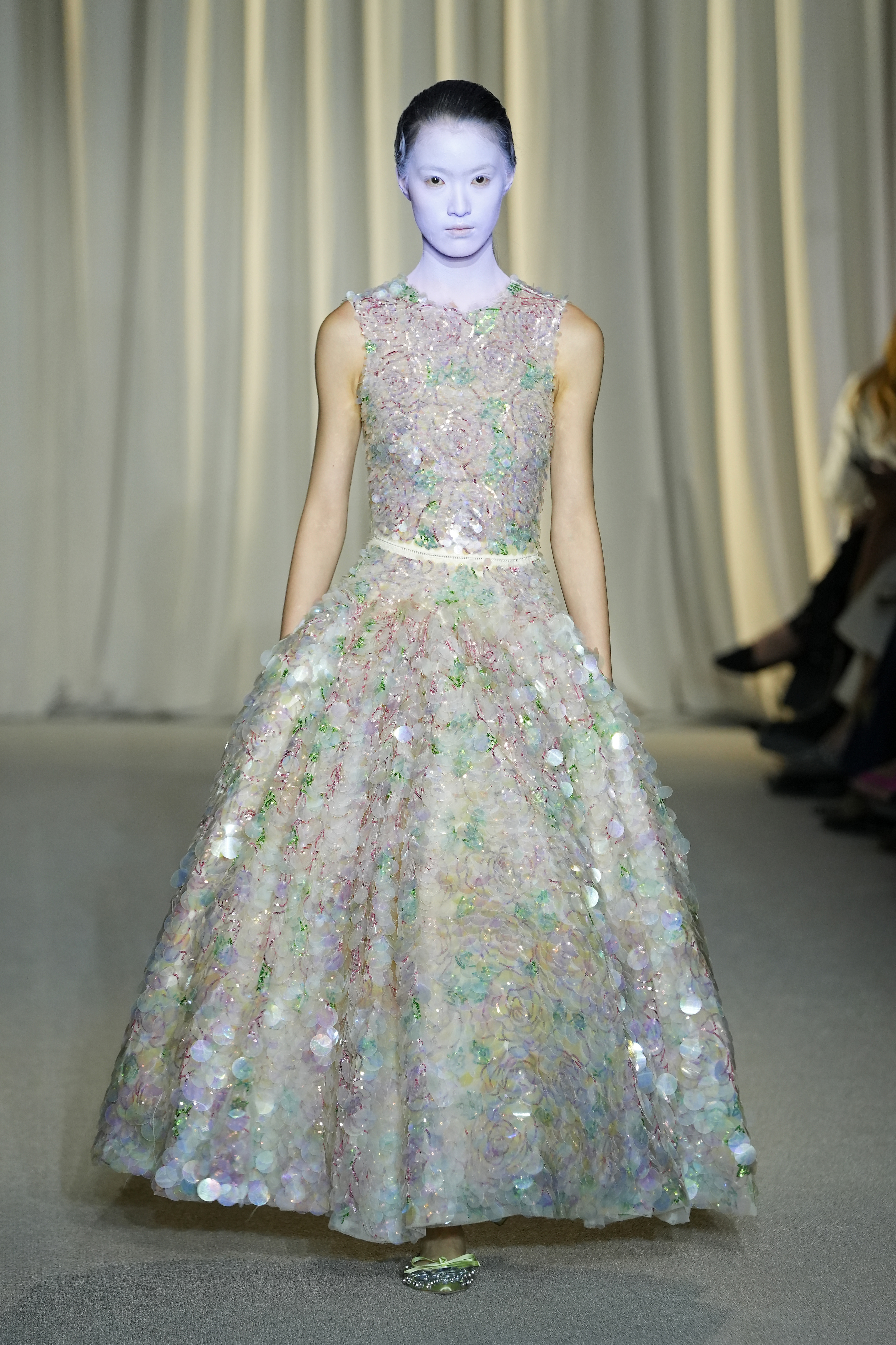 Giambattista Valli: Runway – Paris Fashion Week – Haute Couture Fall/Winter 2024-2025 Desfile de alta-costura outono-inverno 2024-2025 da Giambattista Valli, em Paris