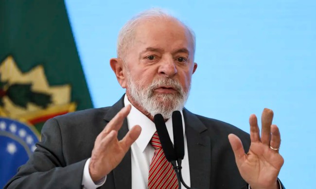 Presidente Lula em sessão no Congresso com a imprensa.