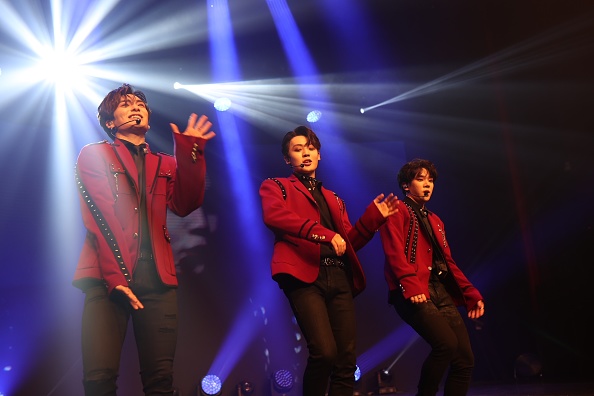 Grupo de K-pop, A.C.E, em show no Tim Show Center para o décimo aniversário do Korean Cultural Center