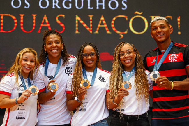 Atletas brasileiros em evento no Flamengo