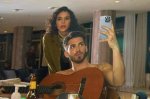 Bruna Marquezine e João Guilherme postam fotos fofas de ‘Romeu e Julieta’