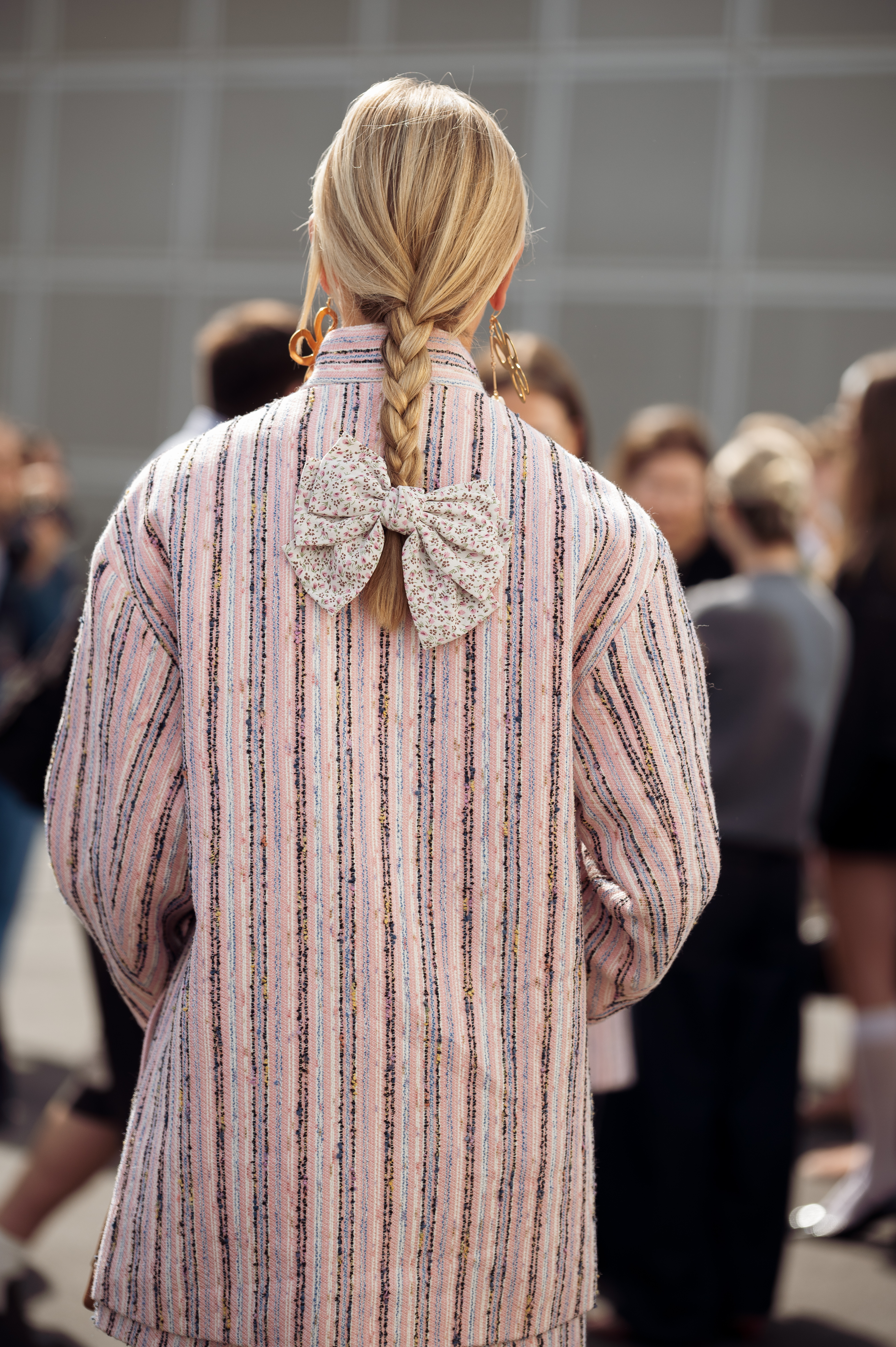 Look do street style da temporada de primavera-verão 2025 da semana de moda de Copenhagen