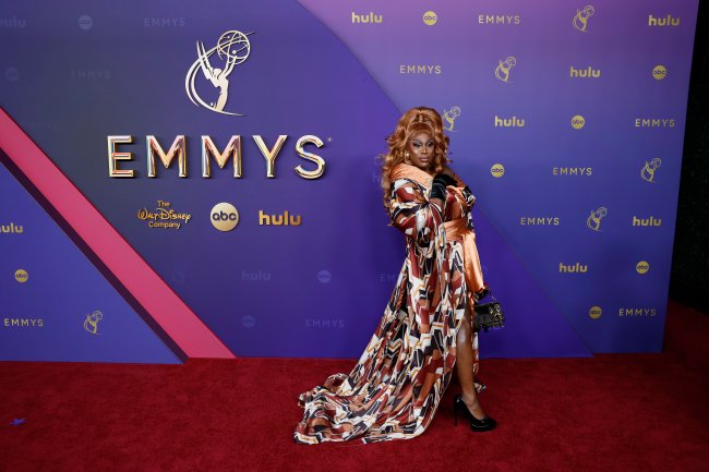 Membros do elenco de RuPaul's Drag Race chegando ao 76º Primetime Emmy Awards no Peacock Theatre no domingo, 15 de setembro de 2024